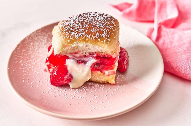 Strawberry Cheesecake Sliders