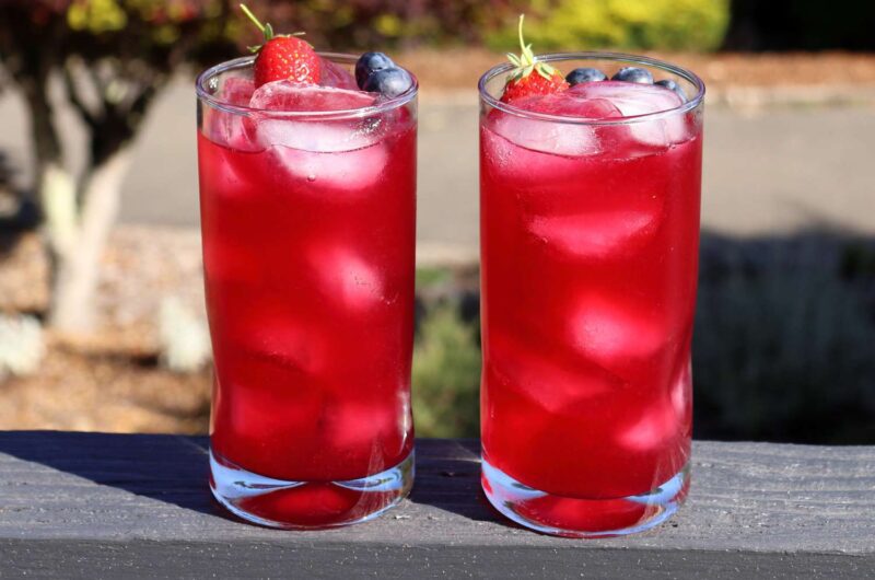 Red, White, and Blueberry Lemonade