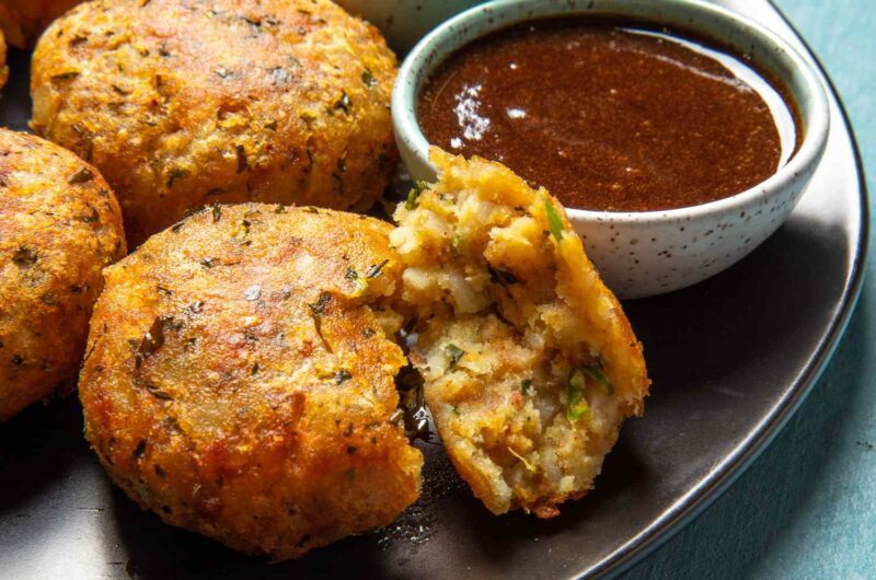 Aloo Tikki Recipe (Indian Potato Patties)