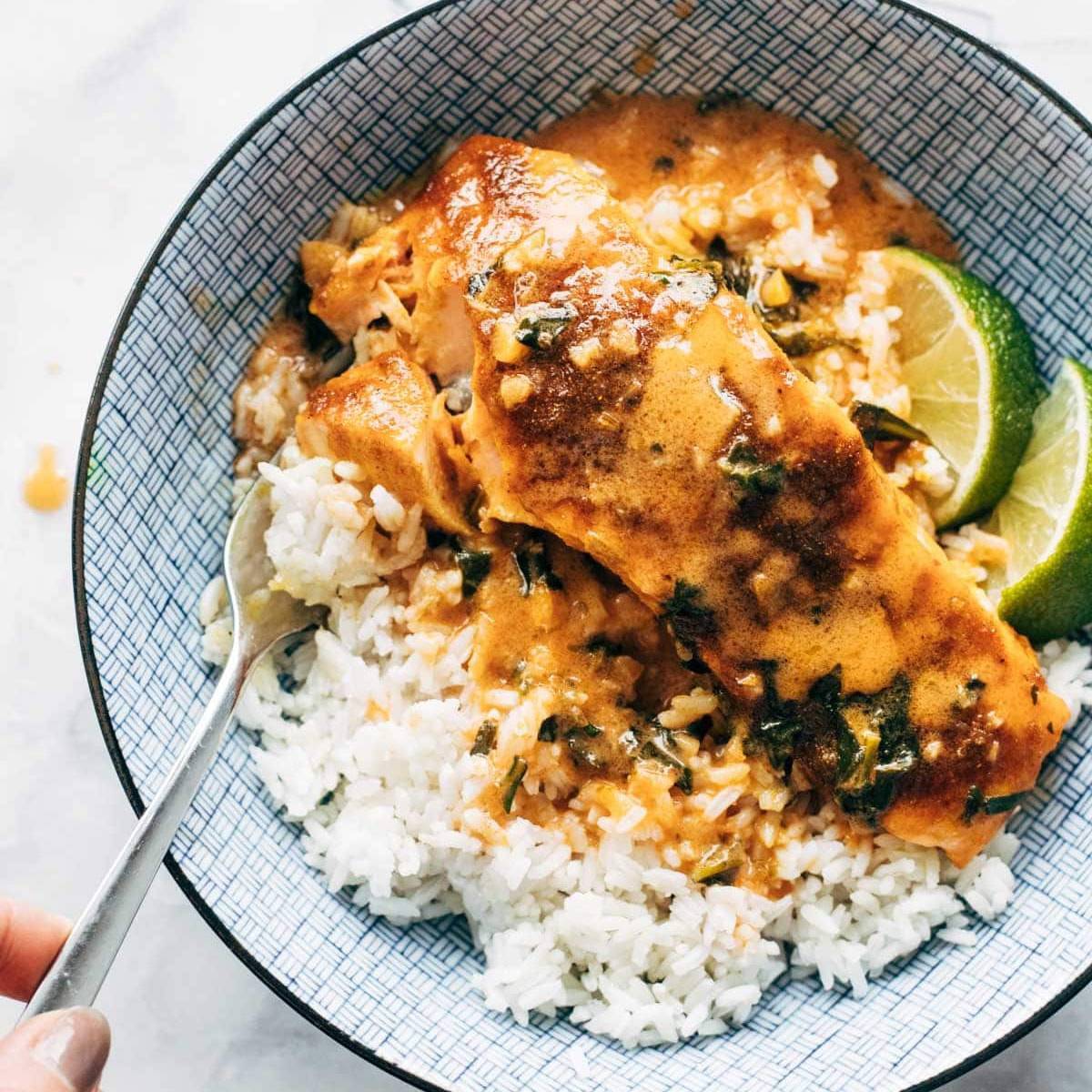 Baked salmon with curried coconut