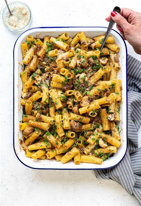 Easy Beef Stroganoff Pasta Bake