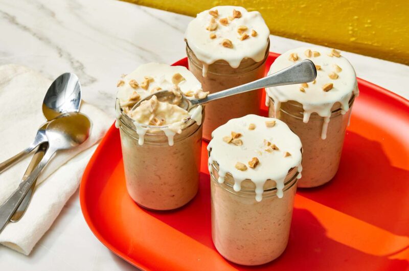 Reese's Cup Overnight Oats