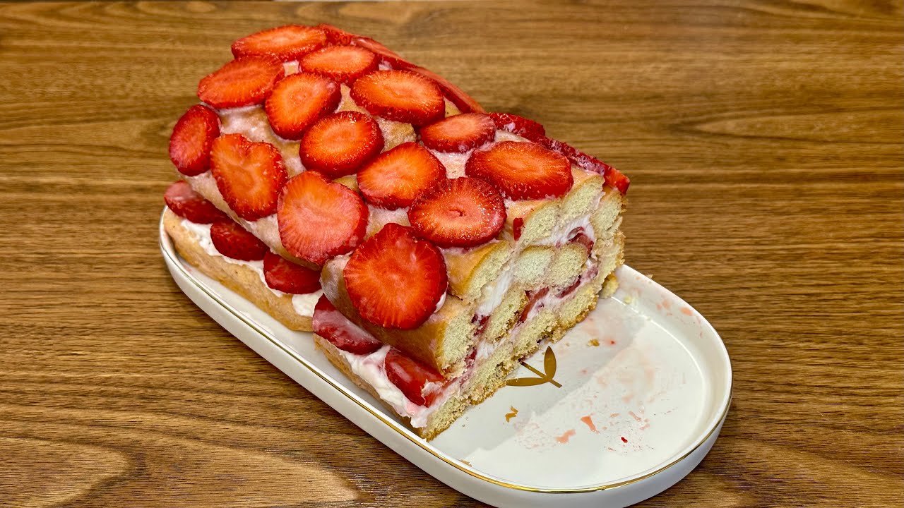 Strawberry Tiramisu Roll