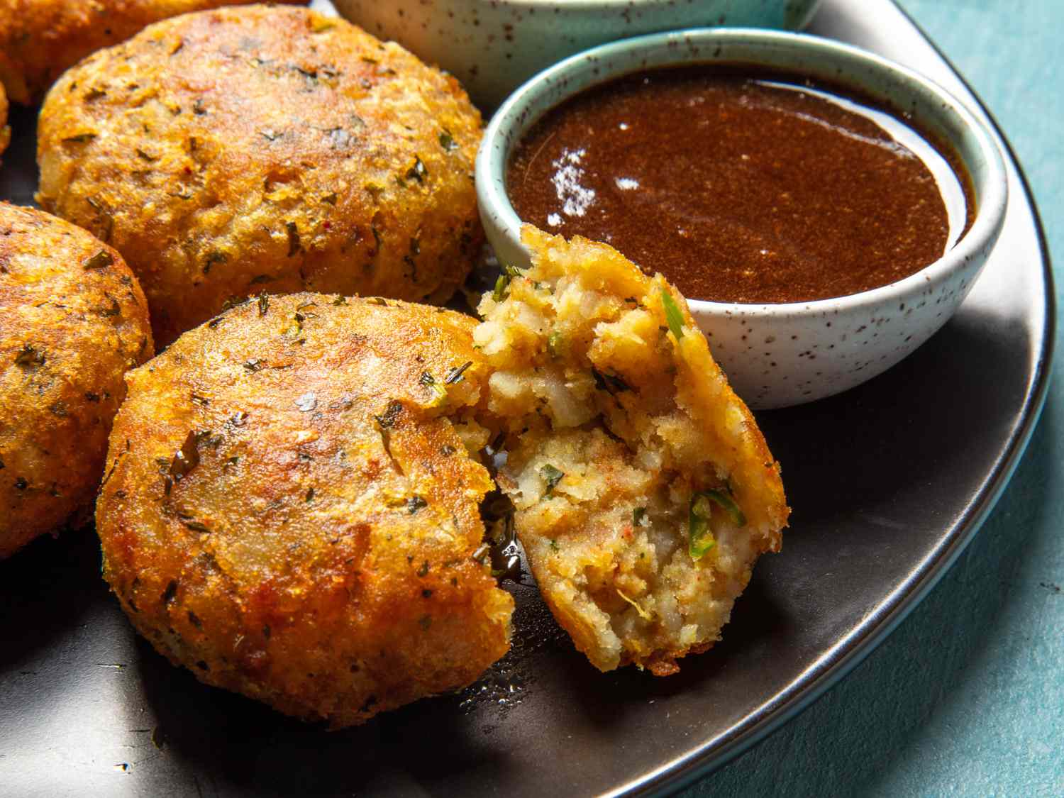 Aloo Tikki Recipe (Indian Potato Patties)